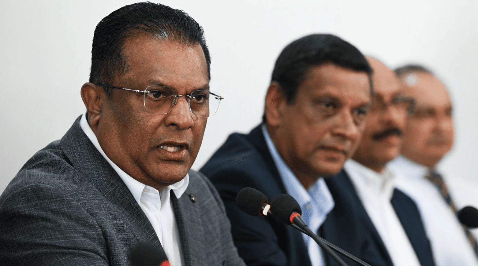 Shammi Silva set to step down as SLC president